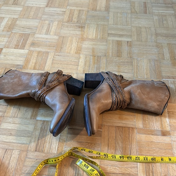 Freebird - Picture 2 of 16